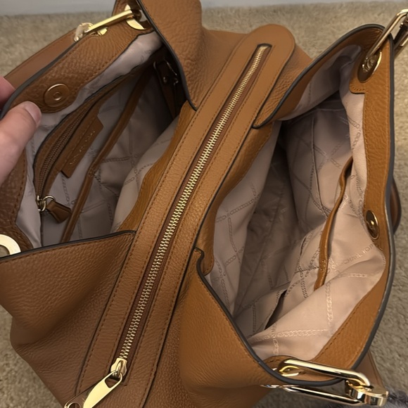 Michael Kors Cognac Raven Large Leather Shoulder Bag - Picture 10 of 12